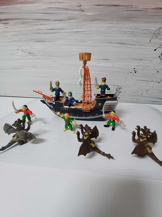 Navio Pirata com figuras de ação e dragões 10 unidades