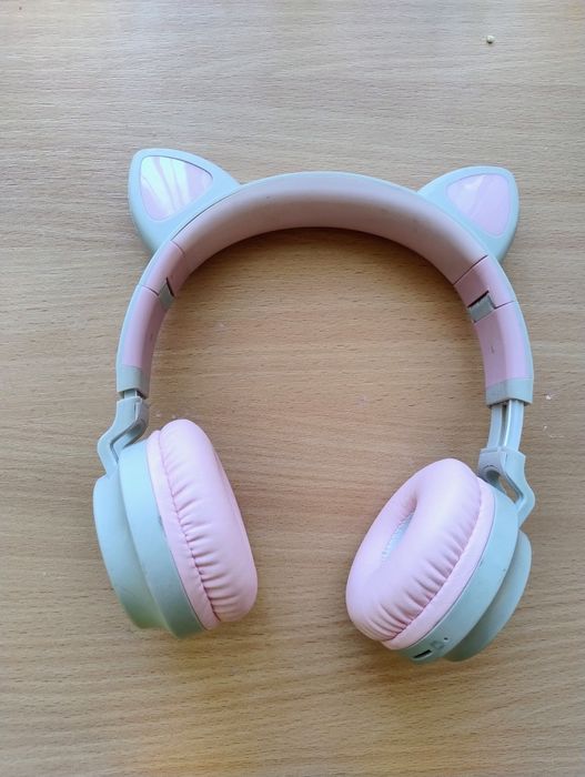 Навушники з вушками