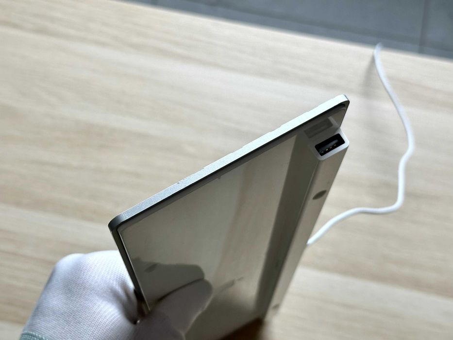 Apple Magic Keyboard A1243 USB – QWERTY – W pełni sprawna