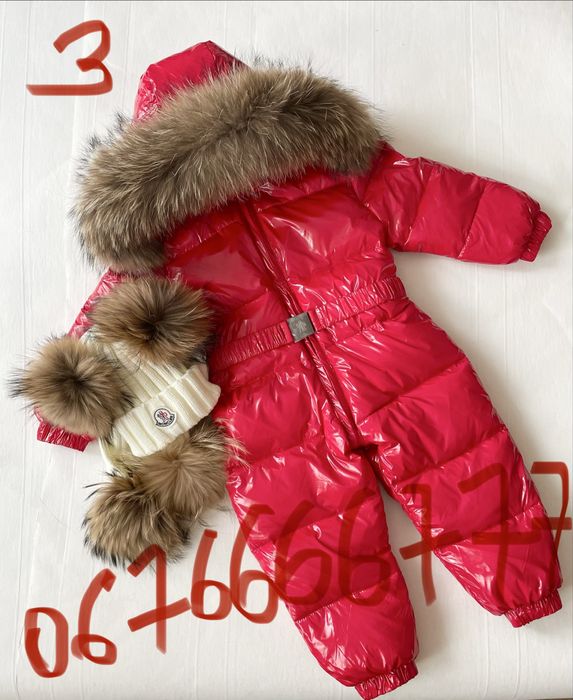 Слитный  суцільний зимовий пуховий зимний комбинезон Монклер Moncler