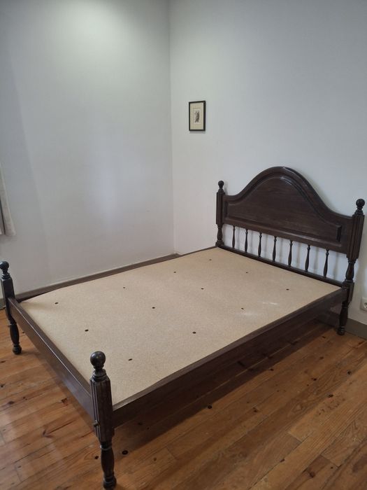 Cama,comoda,mesas de cabeceira,guarda vestido