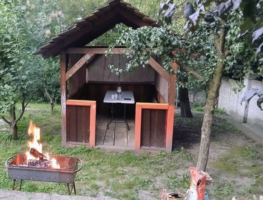 Оренда будинку Можливо для сімʼї, під офіс Газ