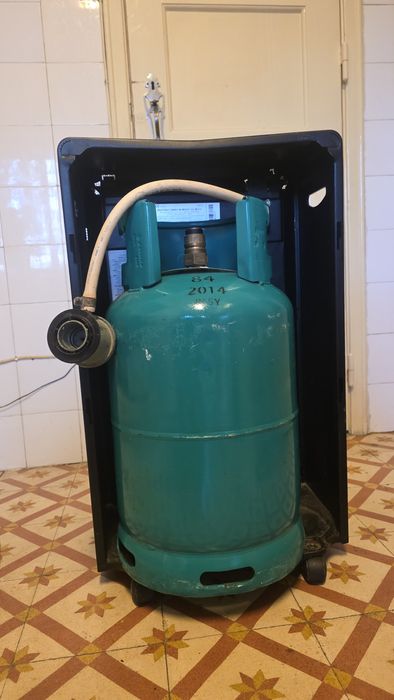 Aquecedor a Gás Galp com botija vazia