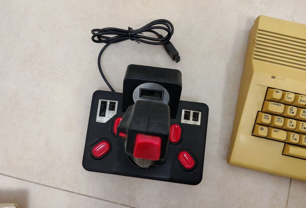 Commodore C64 C64C, magnetofon i Joystick