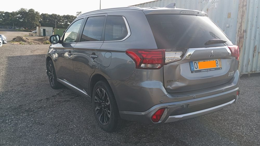 Mitsubishi Outlander 2.4 PHVI Híbrido Elétrico