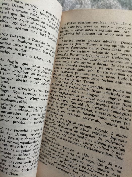 Livro - O colégio das quatro torres