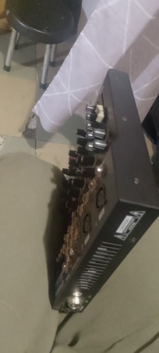 Yamaha мікшер MG-04BT