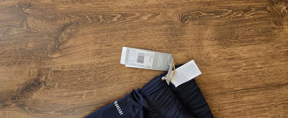 Spodenki Adidas. Nowe