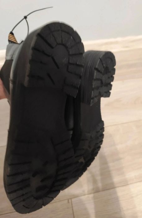 Damskie buty botki za kostkę r 38 T&R