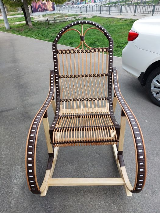 Кресло качалка из ротанга