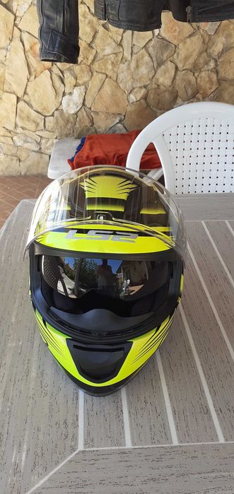 Vendo capacete de mota ls2 usado com duas viseiras tamanho l