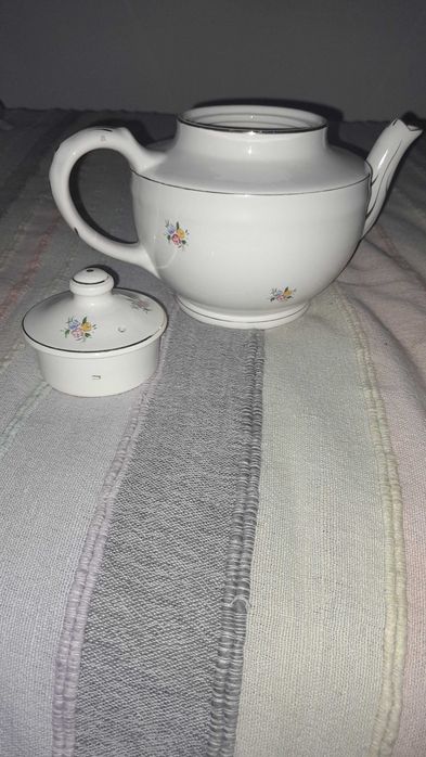 Vendo bule de chá, loica de sacavem vintage.