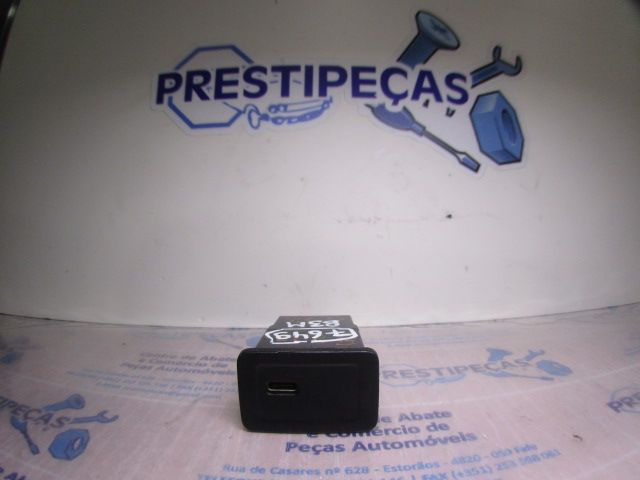 Módulo USB / AUX / IPOD MERCEDES-BENZ EQB (X243)
