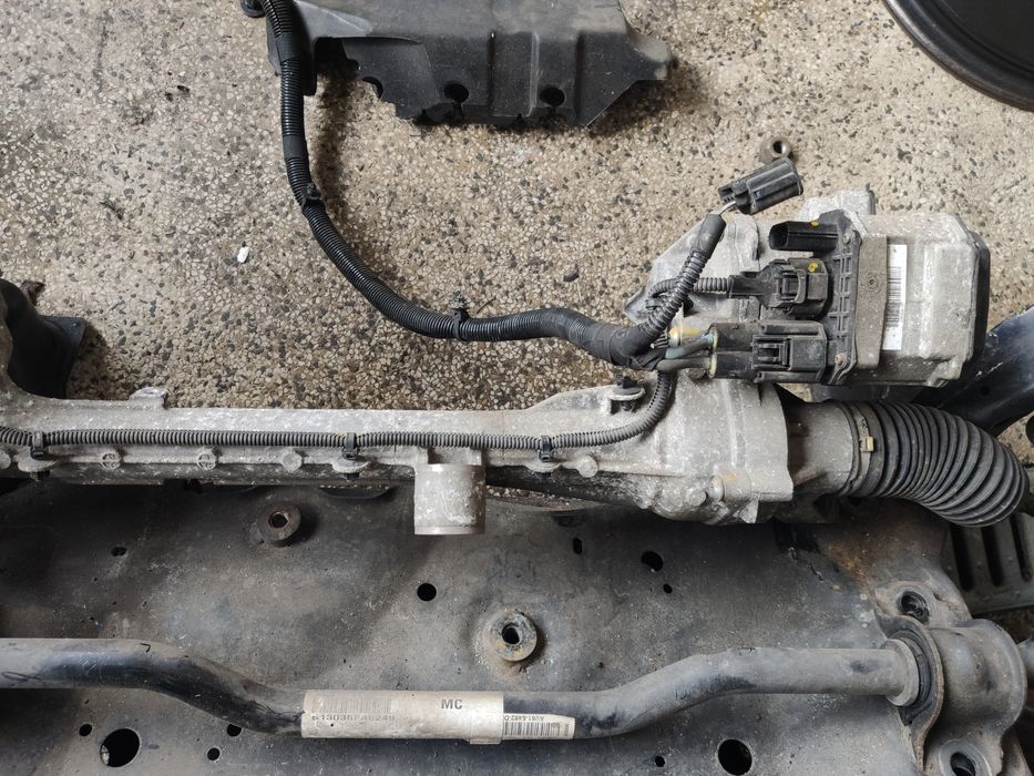 Caixa direção Volvo v40