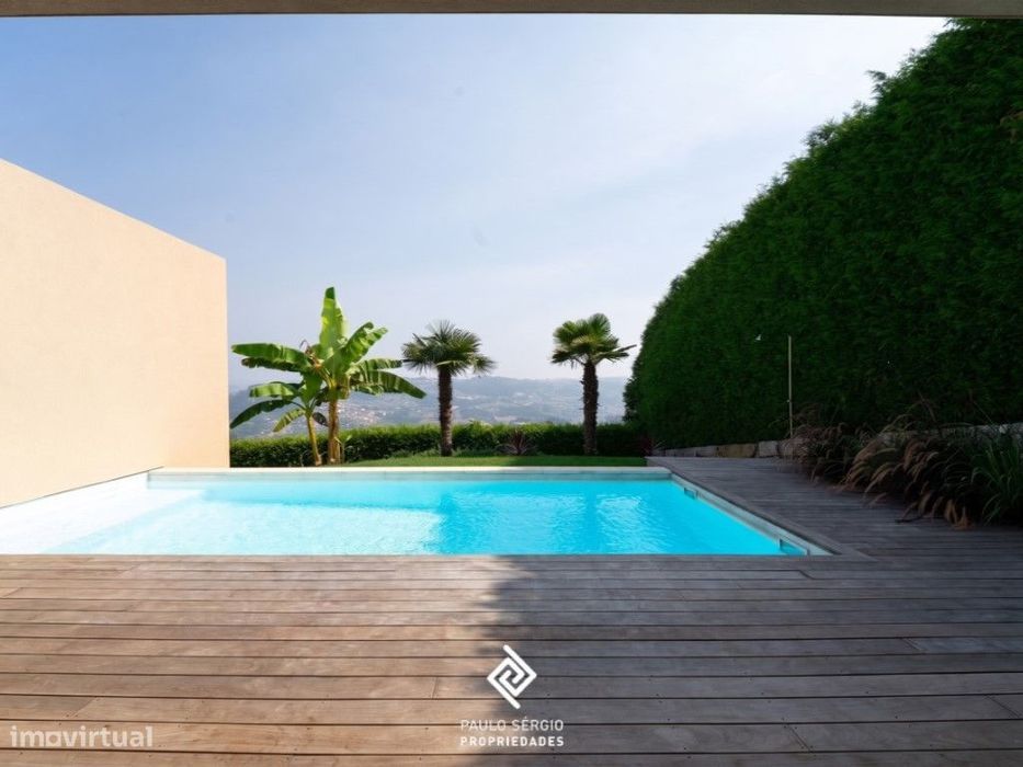 Moradia T3 espetacular com piscina e vista deslumbrante, a 10min do...