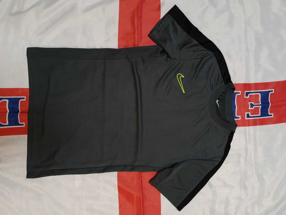 Футболка спортивна чоловіча Nike Academy