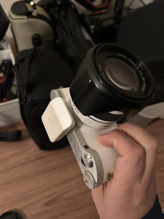 Aparat Samsung NX300 z obiektywem