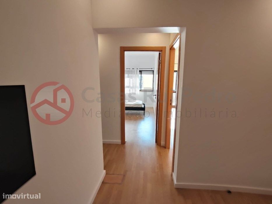 Apartamento T1+3 com 126,30m², Excelente Potencial no Barreiro