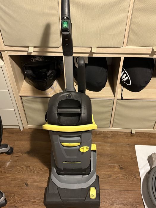 Máquina Lavadora Esfregadora Karcher BR 30/4C ADV c/ 2 rolos