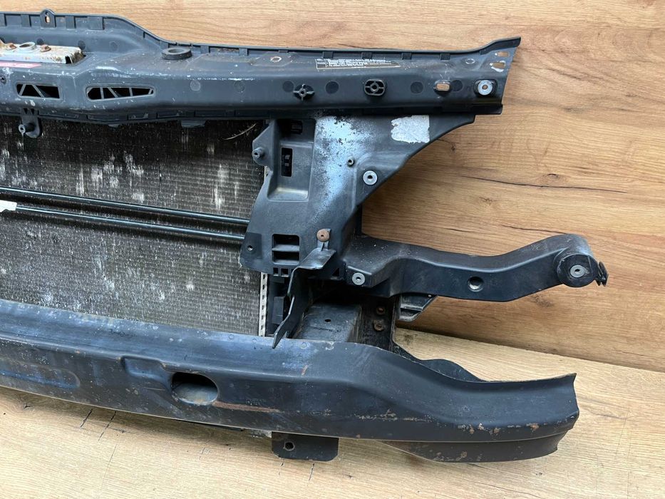 Pas przedni Mercedes Vito