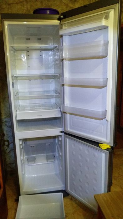 Холодильник Samsung