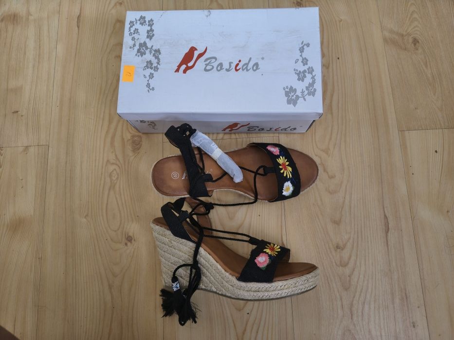 Wiązane sandały espadryle na platformie 40