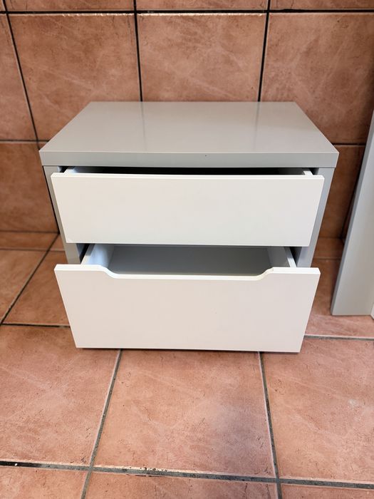 2 Camas de solteiro completas com led e 1 mesa de cabeceira