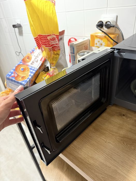 Micro-ondas KUNFT KMWO9173BK (20 L - Sem Grill - Preto)