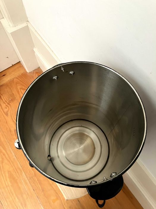 Chaleira grande (de 20 litros), marca Kesser