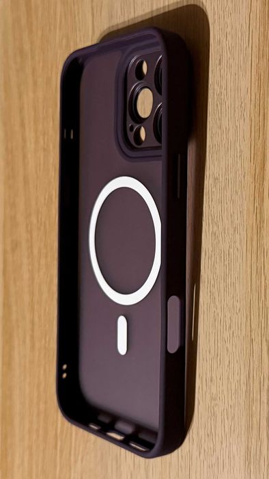Etui iPhone 16 Pro Max MagSafe osłona aparatu półprzezroczyste fiolet