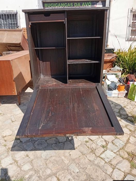 Móvel bar em madeira