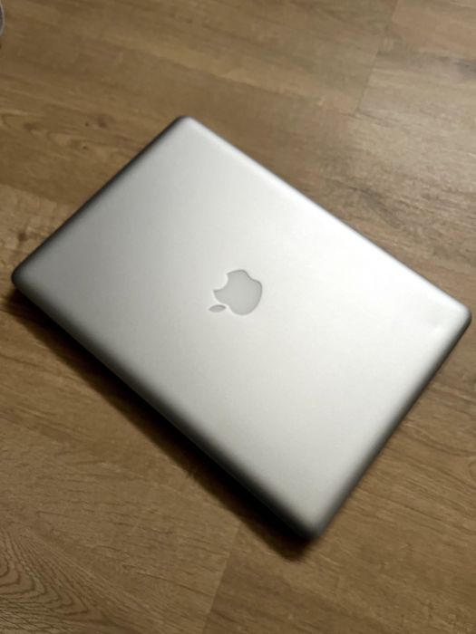 MacBook Pro 13” (Early 2011) – SSD 256GB + Carregador recente