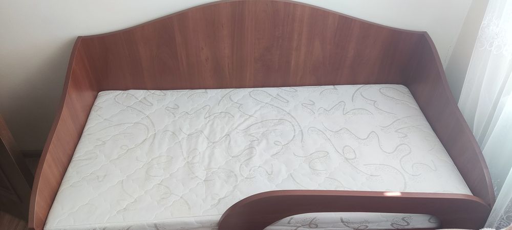 Дитяче ліжко з матрацом, дві глибокі шухляди