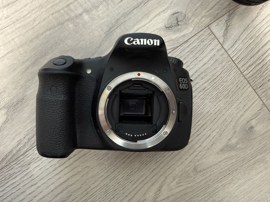 Canon Eos 60D + обєктив 28-135 mm