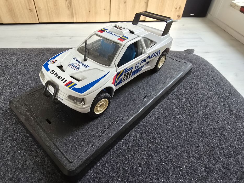Majorette Peugeot 405