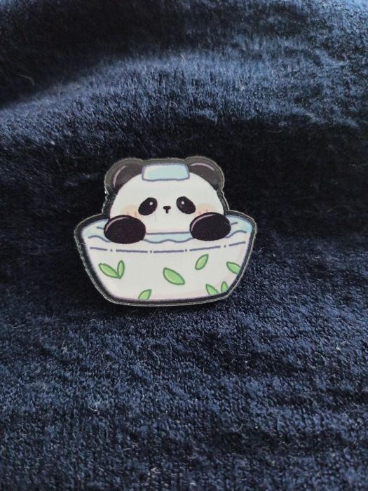przypinka akrylowa panda