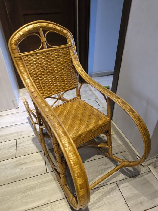 Fotel bujany wiklinowy