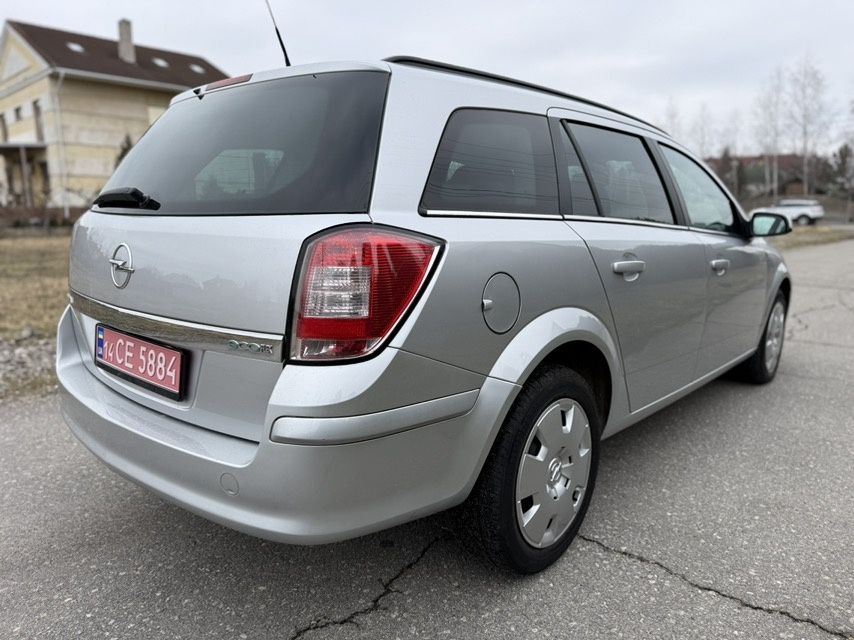 Продам Opel Astra H Station Wagon 1.7d 2010г