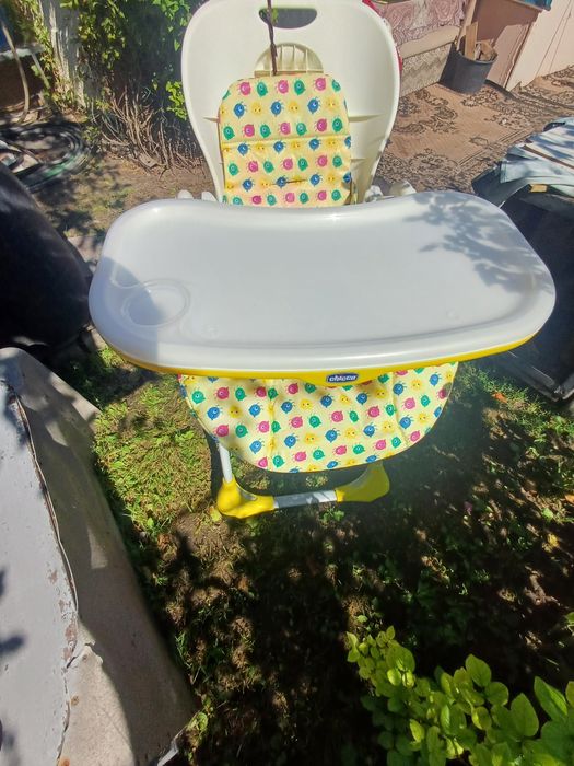 Дитяче крісло для годування дітей