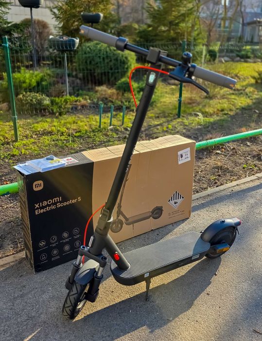 Електросамокат Xiaomi Electric Scooter 5 Black (BHR9618GL)