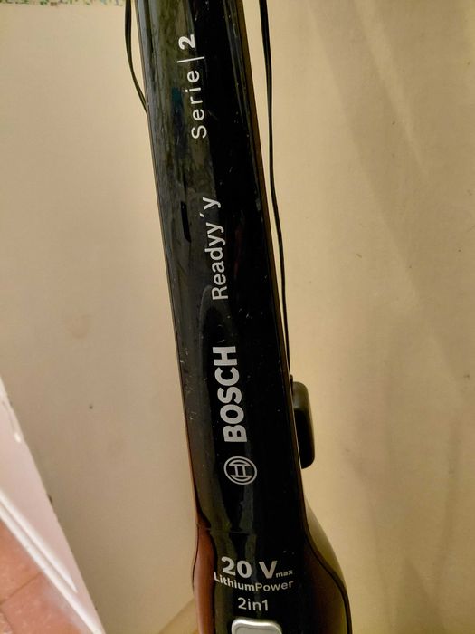 Aspirador Vertical 2 em 1 da Bosch com 20 v.