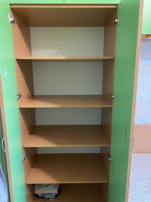 Шкаф платяной двухстворчатый