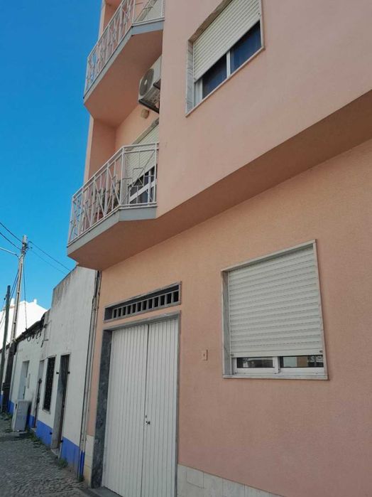 Garagem • Pinhal Novo • Excelente Localização