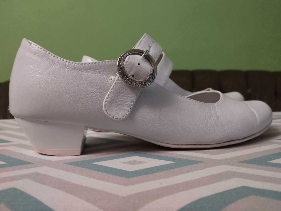 buty dziewczęce, komunijne, r. 34