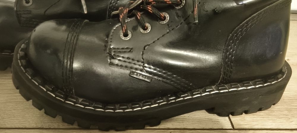 Steel Black glany