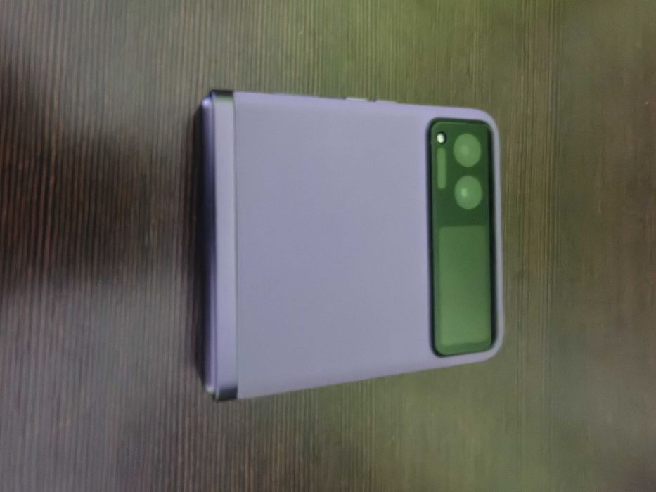 Motorola RAZR 40, bez śladów użytkowania