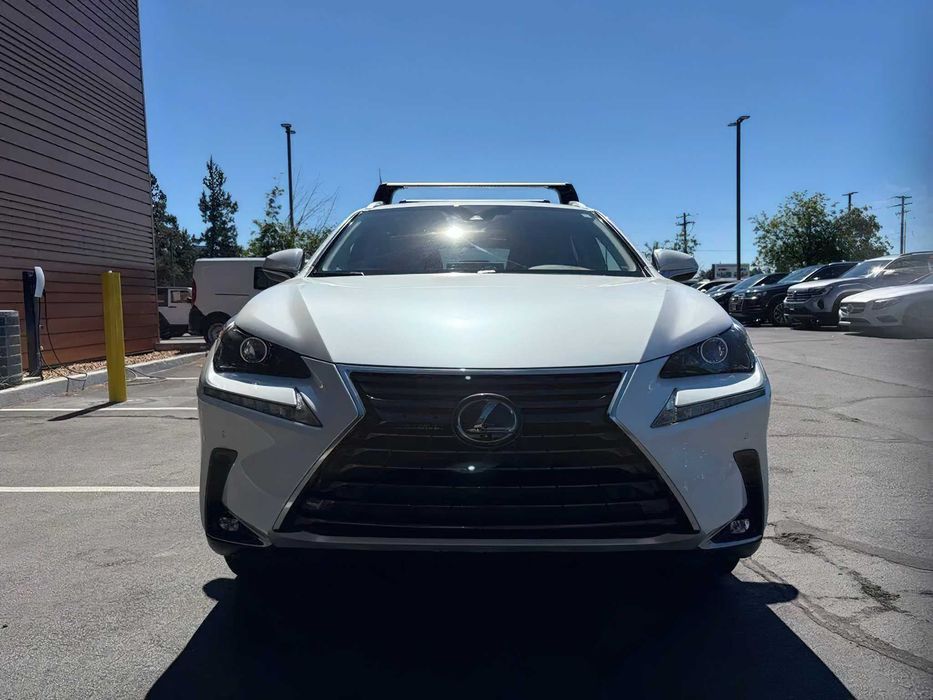 Lexus NX      2019