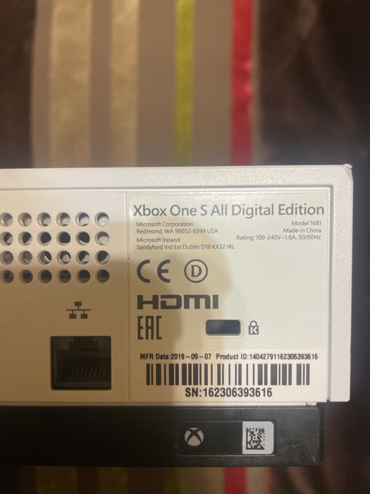 X Box one S 1T - microsoft