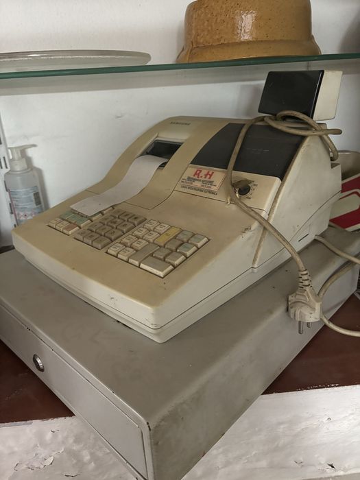 Caixa registadora antiga