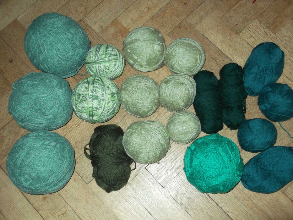 włóczki różne - zielone, 1,8 kg, 108 zł